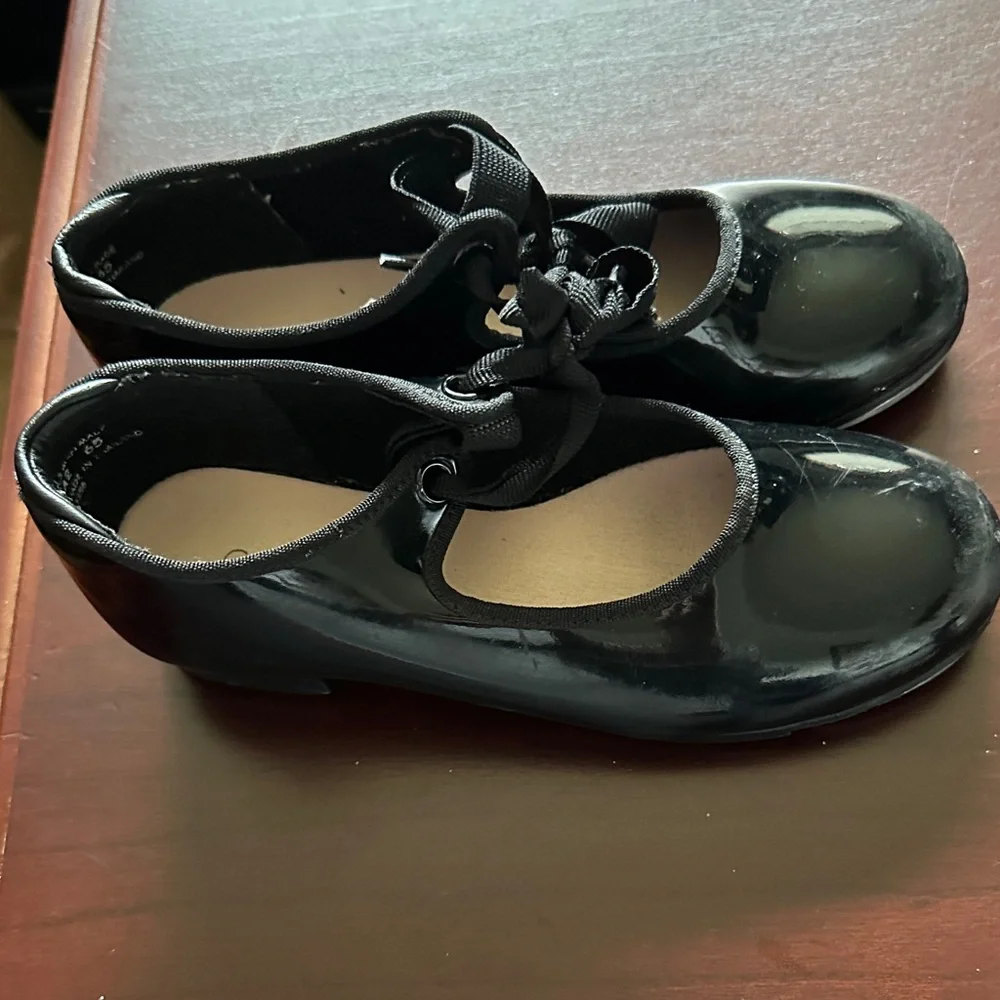 Capezio Black Patent Tap Shoes with Ribbon Laces Size 13M